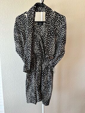 VICI black and white print shorts romper with belt size medium